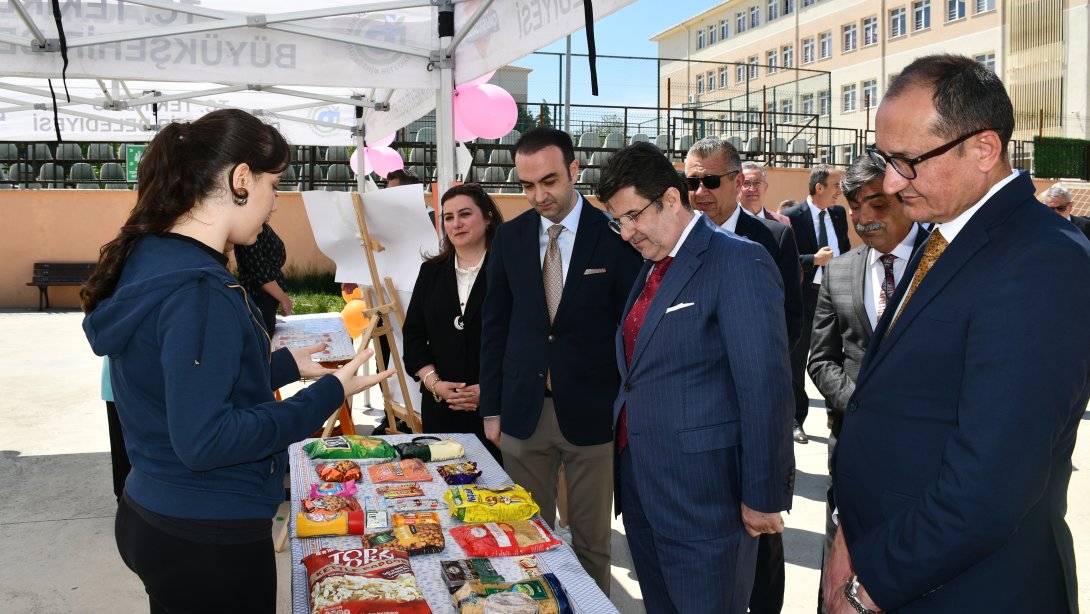 İl Millî Eğitim Müdürü Dr. Aziz Yeniyol, "Glutensiz ve Hareketli Yaşam Etkinliği" ne Katıldı