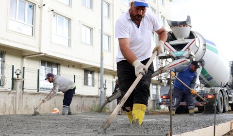 KIRLANGIÇ SOKAK’TA BETON YOL YAPIMI TAMAMLANDI