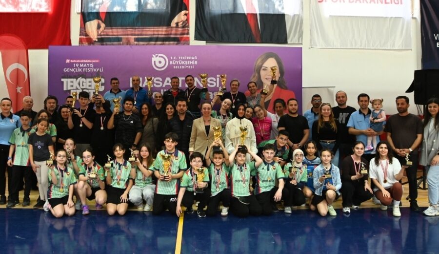 TEKİRDAĞ'DA MASA TENİSİ GENÇLİK KUPASI'NDA BÜYÜK HEYECAN