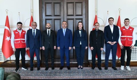 Türk Kızılay Avrupa Bölge Müdürü Vali Soytürk’ü Ziyaret Etti