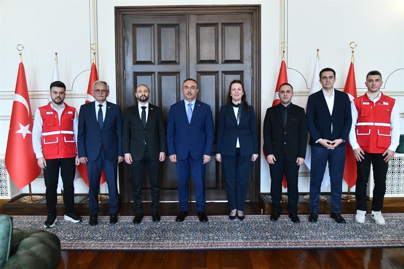 Türk Kızılay Avrupa Bölge Müdürü Vali Soytürk’ü Ziyaret Etti