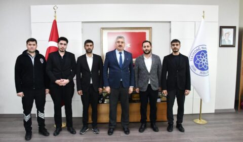 ÜNİVERSİTEMİZ REKTÖRÜNE ZİYARET