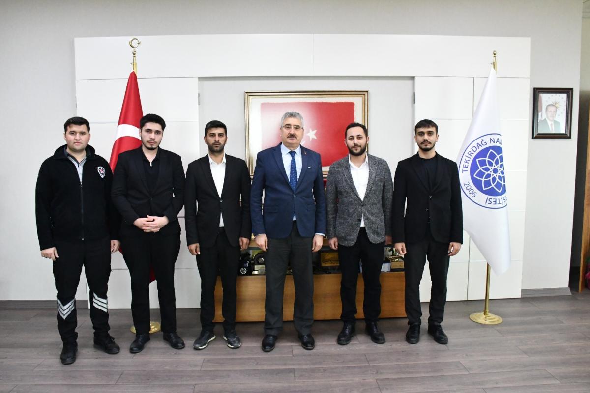 ÜNİVERSİTEMİZ REKTÖRÜNE ZİYARET