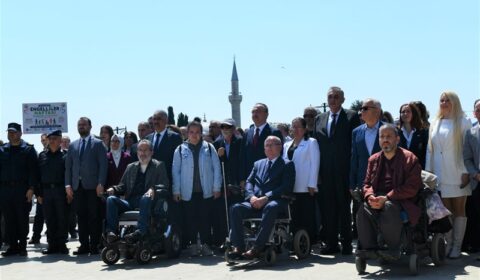 Vali Soytürk Engelliler Haftası Münasebetiyle Gerçekleştirilen Çelenk Sunma Töreni’ne Katıldı