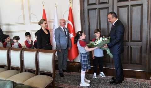 Vali Soytürk Minik Öğrencileri Makamında Misafir Etti