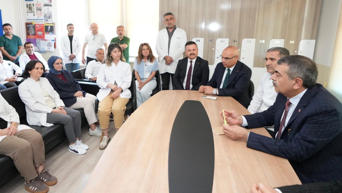 BAKAN TEKİN’DEN 2023’TE GÖREVE BAŞLAYAN ÖĞRETMENLERİN YER DEĞİŞİKLİĞİ TALEPLERİNE İLİŞKİN AÇIKLAMA