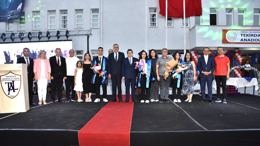 İl Millî Eğitim Müdürü Dr. Aziz Yeniyol, Tekirdağ Anadolu Lisesi 36. Mezuniyet Törenine Katıldı
