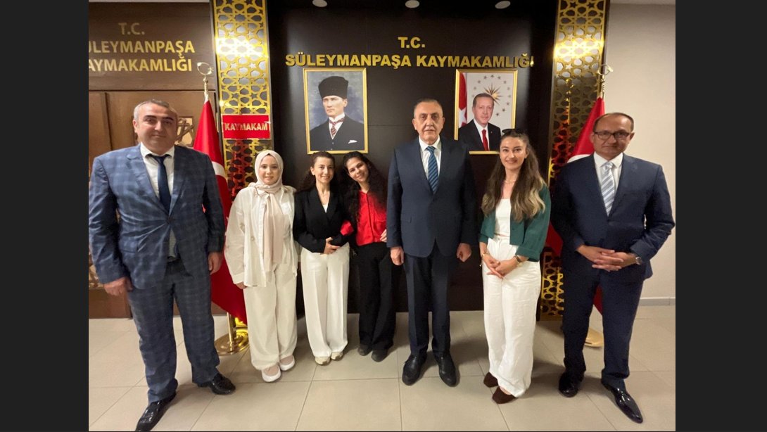 Süleymanpaşa kaymakamı Mahmut Nedim TUNÇER, Ayfer Mustafa Şahin Akkoç Özel Eğitim Uygulama Okulu 12. sınıf mezun öğrencisi…
