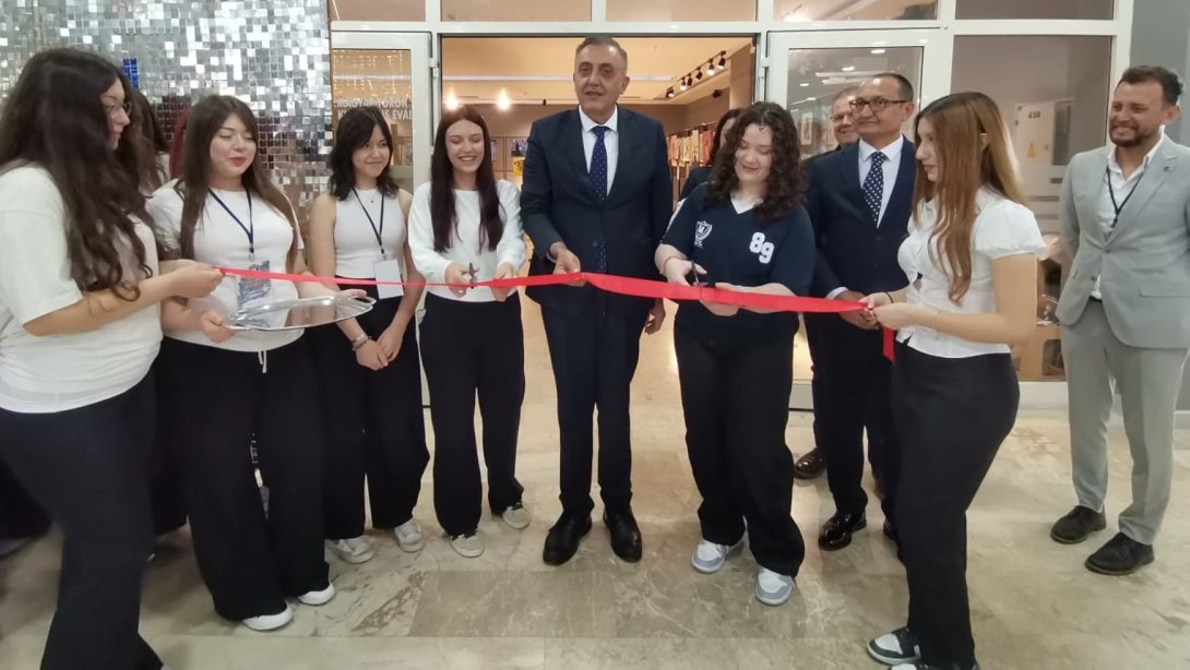 "Zamanın Sanatsal İzi" Temalı Serginin Açılışı