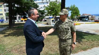 1’inci Ordu Komutanı Ersay Vali Soytürk’ü Ziyaret Etti