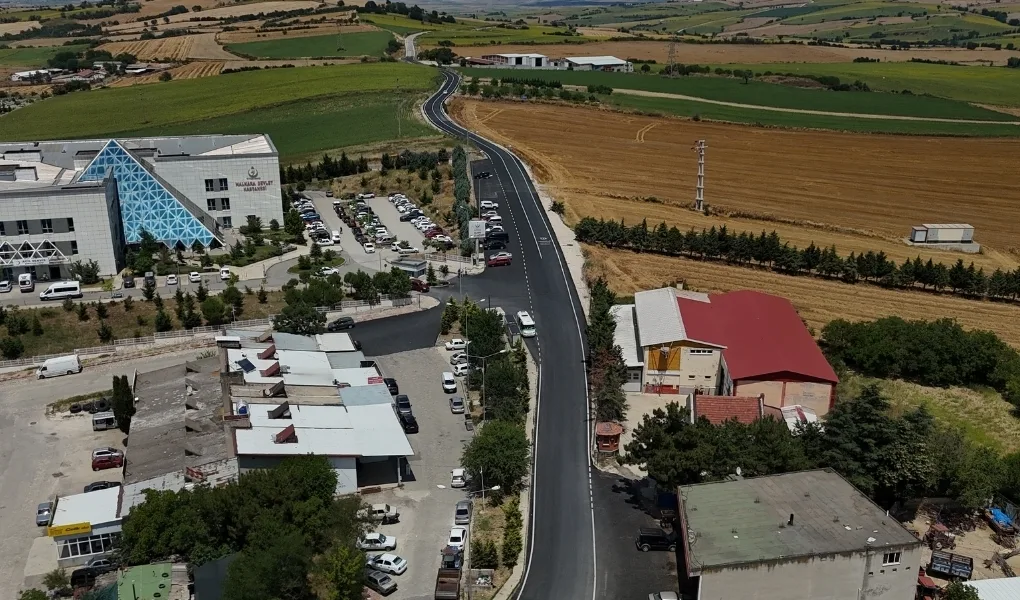 MALKARA’DA ÜÇ CADDE YENİ YÜZÜNE KAVUŞTU