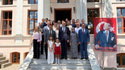Süleymanpaşa kaymakamı Mahmut Nedim TUNÇER, 15 Temmuz Demokrasi ve Millî Birlik Günü anma etkinlikleri kapsamında 15 Temmuz konulu resim sergisini..