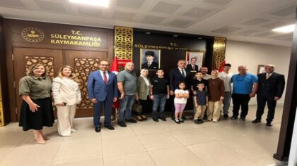 Süleymanpaşa kaymakamı Mahmut Nedim TUNÇER, Liselere Geçiş Sistemi (LGS) kapsamında gerçekleştirilen merkezi sınavda ilçemizden 500 tam puan..