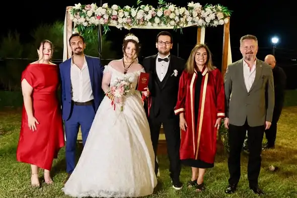 Tekirdağ Büyükşehir Belediye Başkanı Dr. Candan Yüceer, Personel A.Ş. Genel Müdürü Zeynep Meral’in çocuklarının nikâh törenine katıldı.