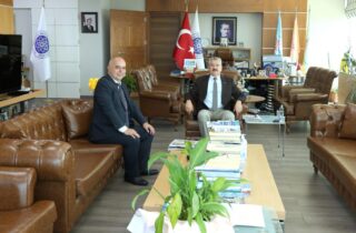 ÜNİVERSİTEMİZ REKTÖRÜNE ZİYARET