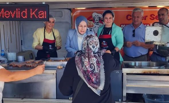 AK Parti Tekirdağ Kadın Kolları’ndan Şehir Hastanesi’nde Kandil Lokması
