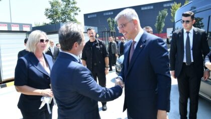 Bakan Memişoğlu Yerlika İlaç Firması’nı Ziyaret Etti