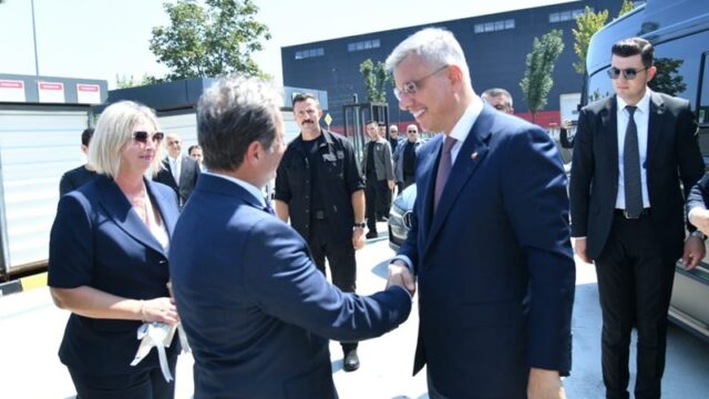 Bakan Memişoğlu Yerlika İlaç Firması’nı Ziyaret Etti