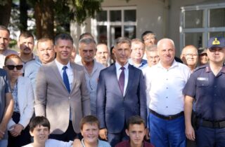 Başkan Sarıkurt Şahpaz Mahallesi Halk Toplantısına Katıldı