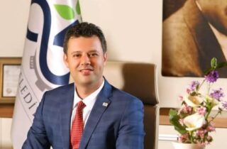 Çorlu Belediye Başkanı Ahmet Sarıkurt CHP’den İstifa Ederek Yeni Parti’ye Katıldı