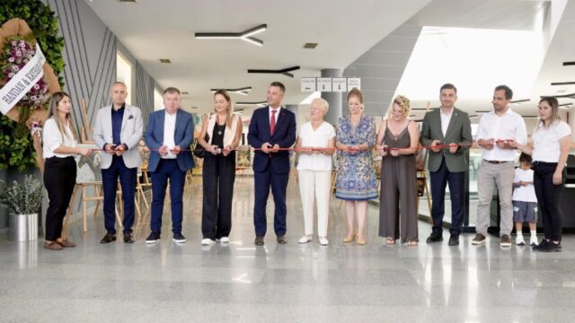 “Hayaller ve İzler” Sergisi Çorlu`da Sanatseverlerle Buluştu