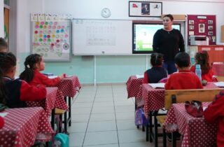 HER İKİSİ DE SÖZLEŞMELİ ÖĞRETMEN OLAN EŞLERİN AİLE BİRLİĞİNE BAĞLI İLLER ARASI YER DEĞİŞTİRME DUYURUSU, YAYIMLANDI