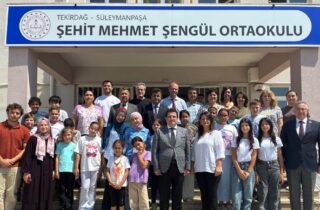İl Millî Eğitim Müdürü Dr. Aziz Yeniyol, Şehit Mehmet Şengül Ortaokulunda Yaz Okulu ve DYK Kurslarını Ziyaret Etti
