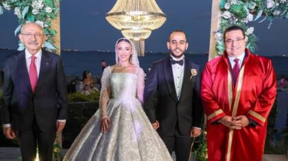 Kemal Kılıçdaroğlu, Tuğçe ve Sinan Çiftinin Nikâh Şahidi Oldu