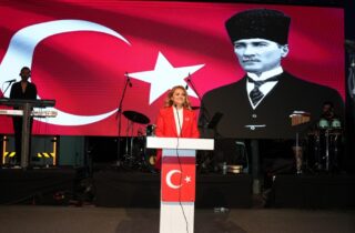 MÜGE BAŞKAN’NIMIZIN 30 AĞUSTOS KONUŞMASI ERGENE'DE GECEYE DAMGA VURDU!
