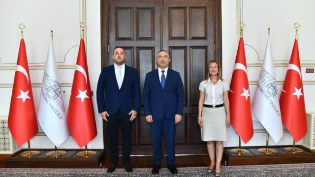Romanya Göçmenleri Dostluk ve Dayanışma Derneği Başkanı Vali Soytürk’ü Ziyaret Etti