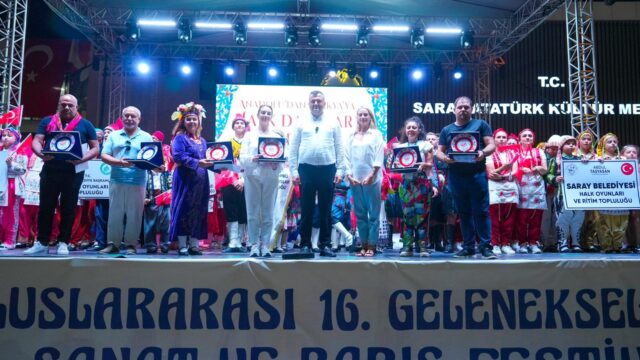 Saray’da dans ve kültür şöleni