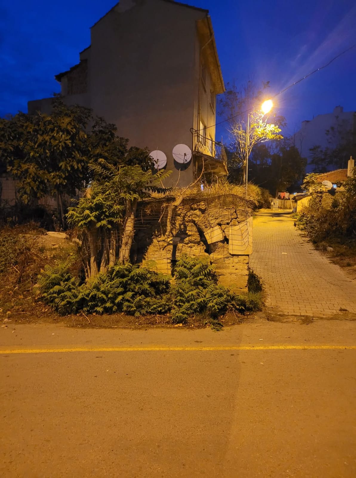 Tarihi Çeşme Restore Edilmeli,  Yok Edilmemeli