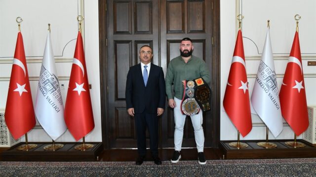 Vali Soytürk Şampiyon Kıck Boksörü Makamında Kabul Etti