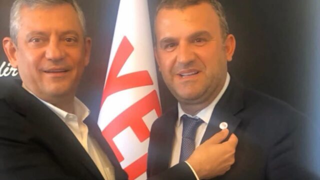 VOLKAN NALLAR YENİ PARTİ ROZETİNİ TAKTI