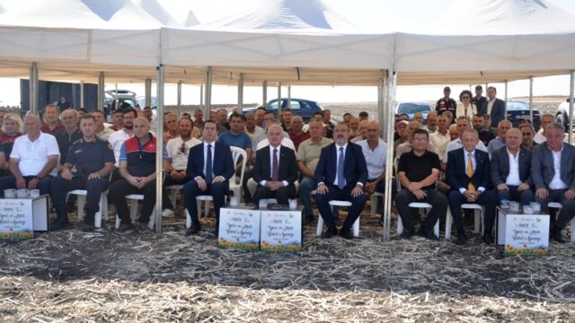 Yerli ve Millî Hibrit Ayçiçeğinin Hasadı Kırklareli’nde Yapıldı