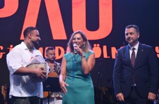ZAFER MEŞALESİ ŞARKÖY'DEN YÜKSELDİ