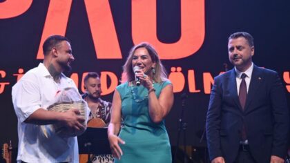 ZAFER MEŞALESİ ŞARKÖY’DEN YÜKSELDİ