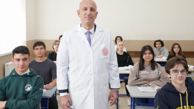 2026/3 ÖĞRETMENLİK MESLEĞİ KARİYER BASAMAKLARINDA İLERLEMEYE İLİŞKİN KILAVUZ, YAYIMLANDI