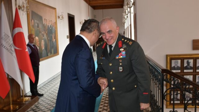 5.Kolordu Komutanı Gazi Tümgeneral Alâ, TCG Yıldırım Gemisi Komutanı ve Mürettebatı ile Kıbrıs Gazisi Kayacı Vali Soytürk’ü Ziyaret Etti