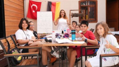 ALMANCA EĞİTİMİNDE 51 KURSİYERE SERTİFİKA