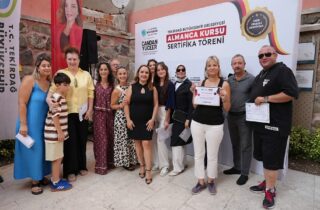 ALMANCA EĞİTİMİNDE 51 KURSİYERE SERTİFİKA