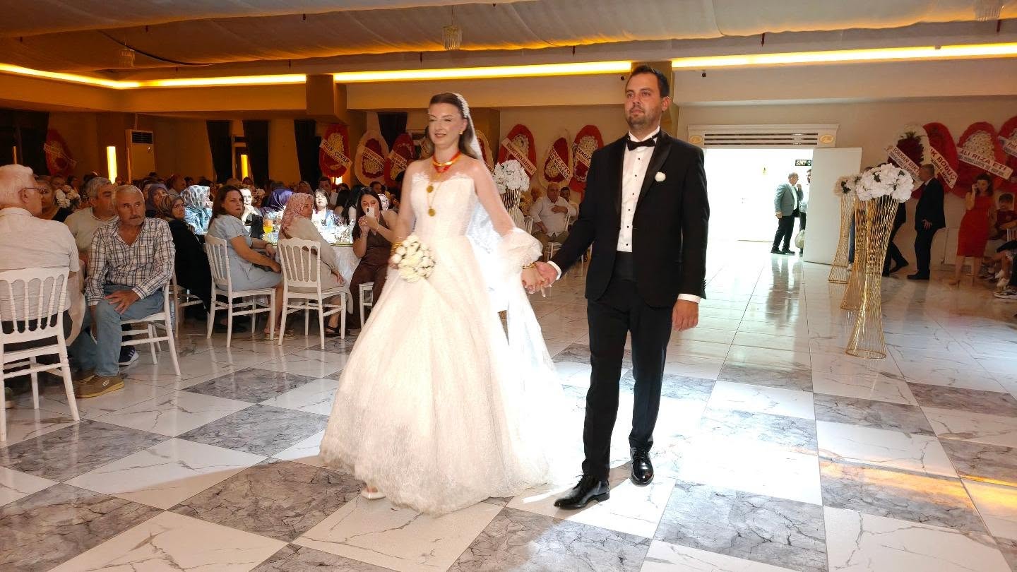 Başkanların Mutlu Günü: Bayar ve Turan Ailelerinin Evlatları Dünya Evine Giriyor
