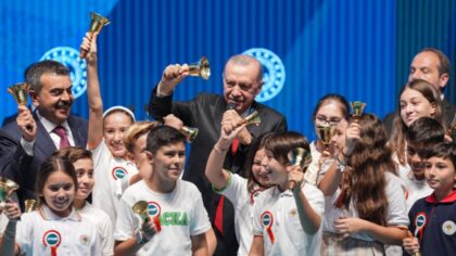 CUMHURBAŞKANI ERDOĞAN, TÜRKİYE’NİN PISA 2025 BAŞARISINI TEBRİK ETTİ