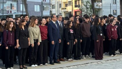 İlçe Milli Eğitim Müdürü Fahri Kırmızı Kadriye Nazif Gölge Anadolu Lisesinde Bayrak Töreni’ne Katıldı