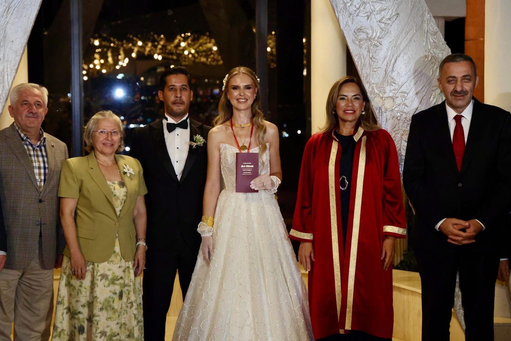 MERVE VE ABDULKADİR, MUHTEŞEM BİR ORGANİZASYONLA DÜNYA EVİNE GİRDİ