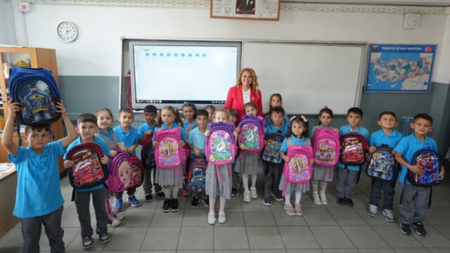 MÜGE BAŞKAN’DAN ÖĞRENCİLERİN EĞİTİMİNE DESTEK!