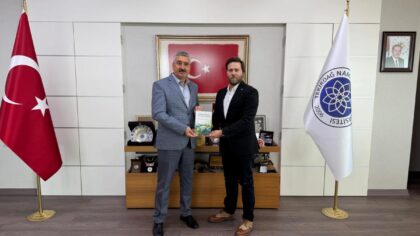 NAMIK KEMAL ÜNİVERSİTESİ REKTÖRÜNE KİTAP TAKDİMİ
