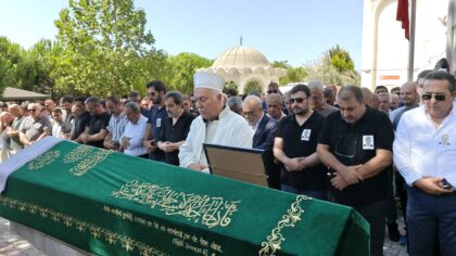 Nihat Hatipoğlu Cenaze Namazını Kıldırdı: Ümid Ekmen Son Yolculuğuna Uğurlandı