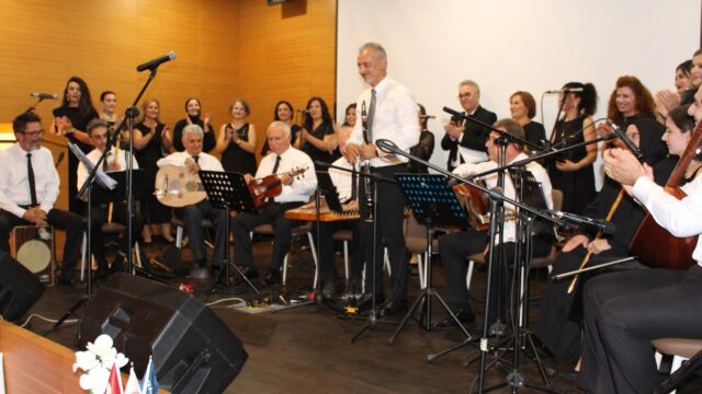 Şehir Hastanesinde Müzik Şöleni: Sağlık Çalışanları Sahne Aldı