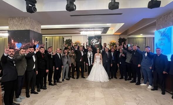 Saral Sarıalioğlu’nun Kızı Aybike’nin Düğününde Mutluluğa Ortak Oldular